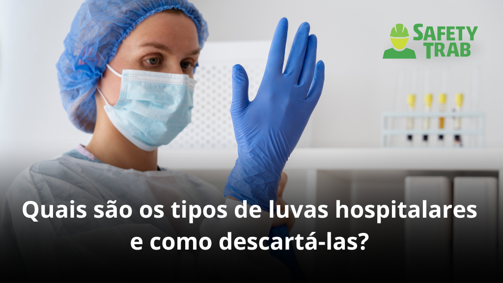 Enfermeira utilizando uma luva hospitalar azul